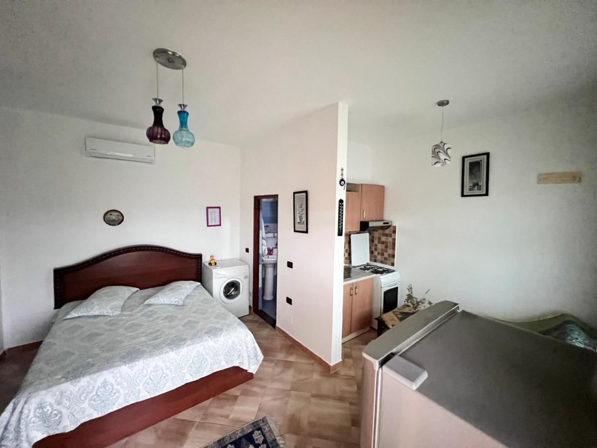 Ponari Apartments Rrotull Exterior photo